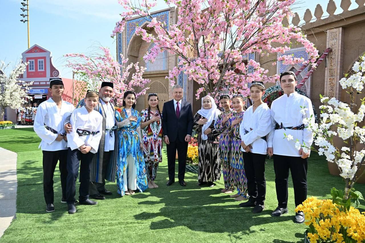 Strawberry Studio erotik video